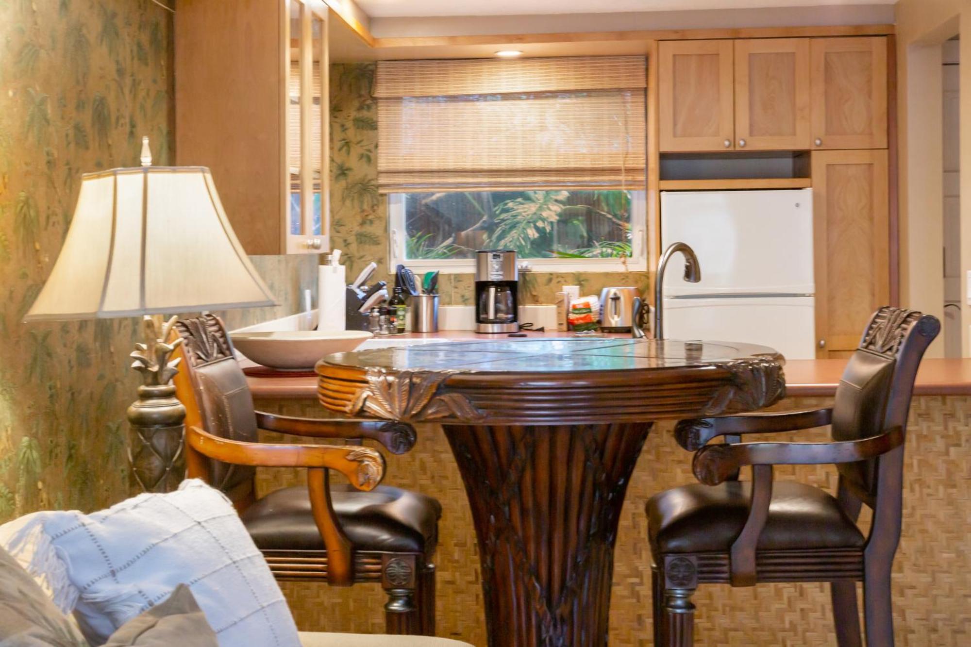 Lotus Suite, 1 Bedroom, Sleeps 4, Pool & Bbq, Pre-Renovation Summer Sale キヘイ エクステリア 写真